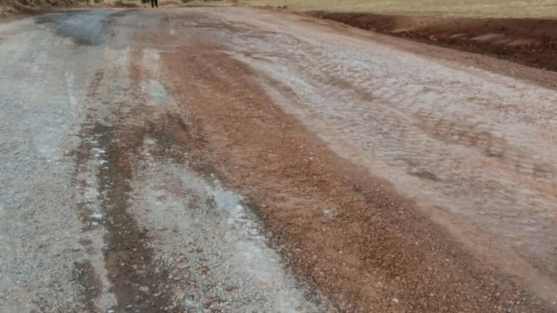 Güroymak'ta tozlu yollar tarihe karışıyor