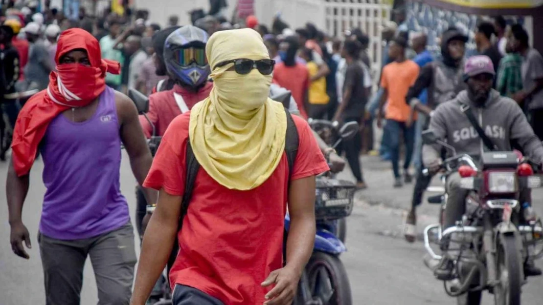 Haiti'de hükümet karşıtı protestolarda kan aktı: 6 ölü