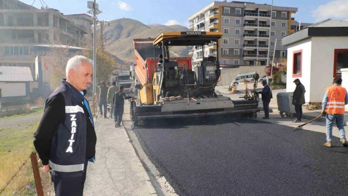 Hakkari Belediyesinden asfalt çalışması