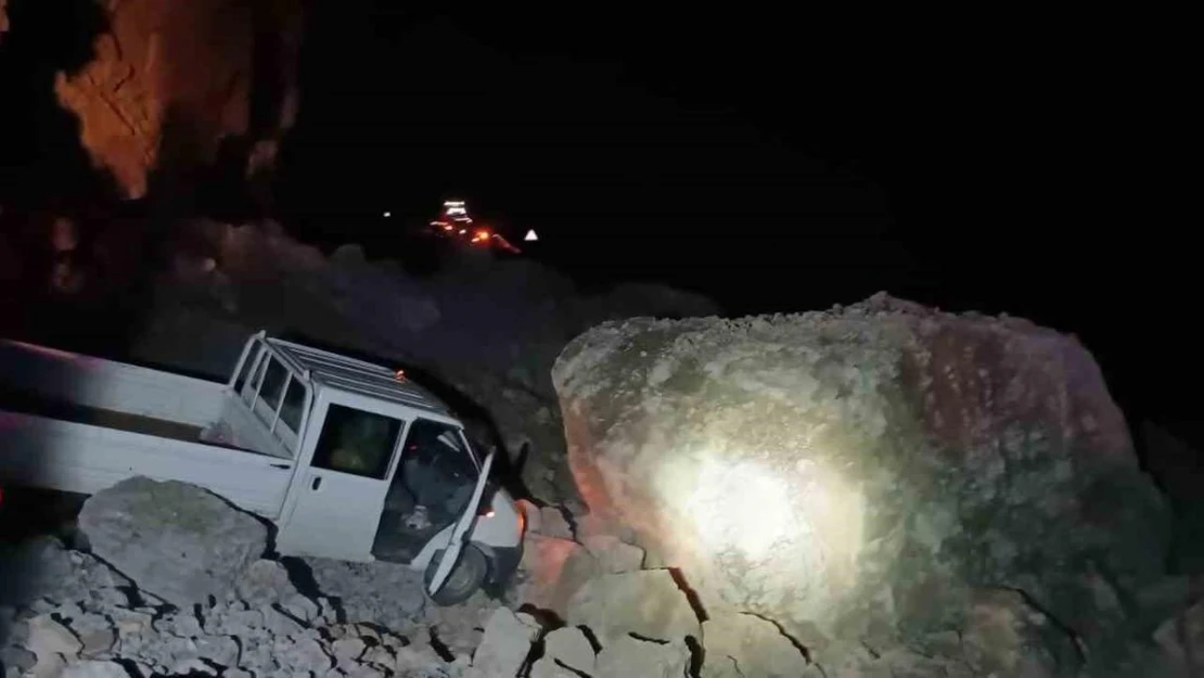 Hakkari-Çukurca karayolu ulaşıma kapandı