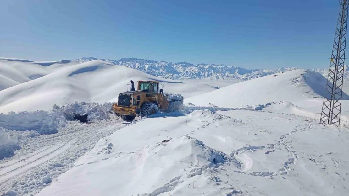 Hakkari'de 284 yerleşim yerinin yolu ulaşıma kapandı