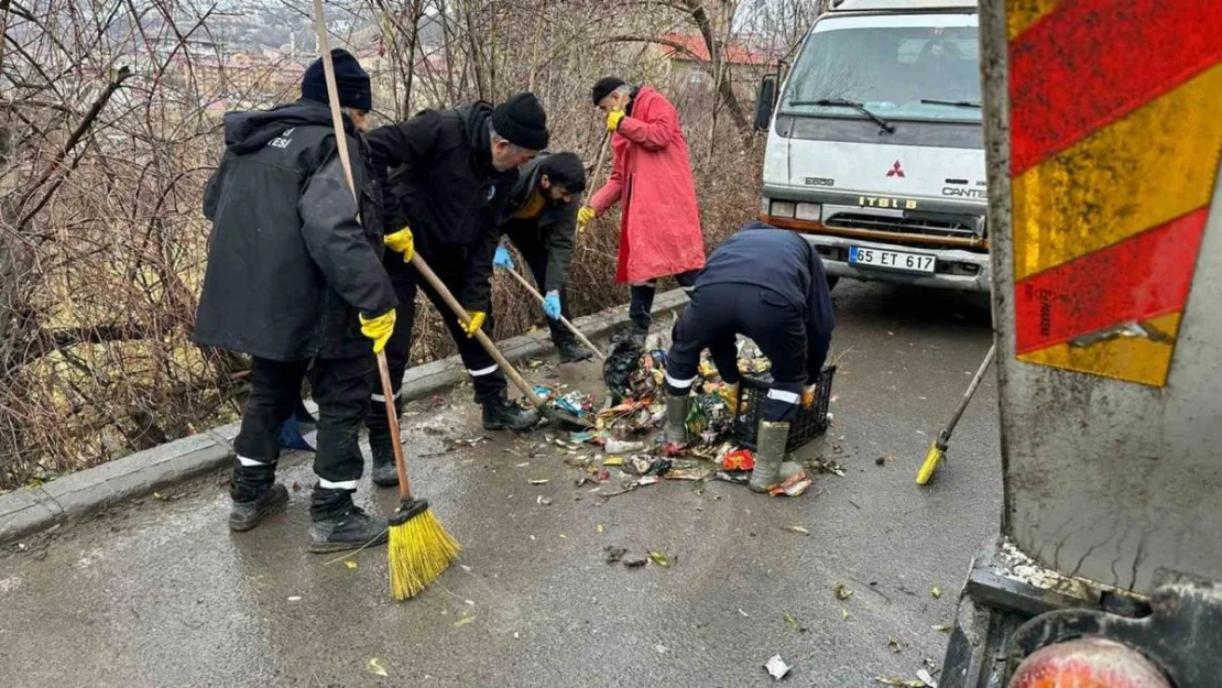 Hakkari'de 50 personel ile çevre temizliği