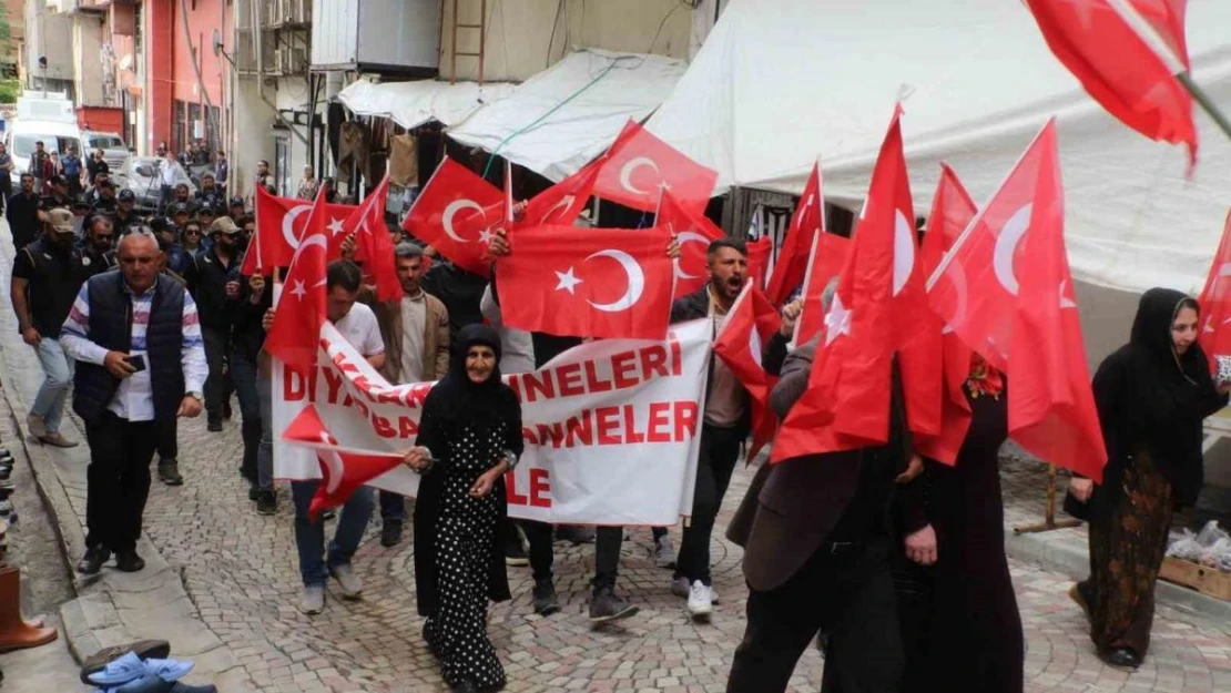 Hakkari'de evlat nöbeti 45'inci haftasında devam etti