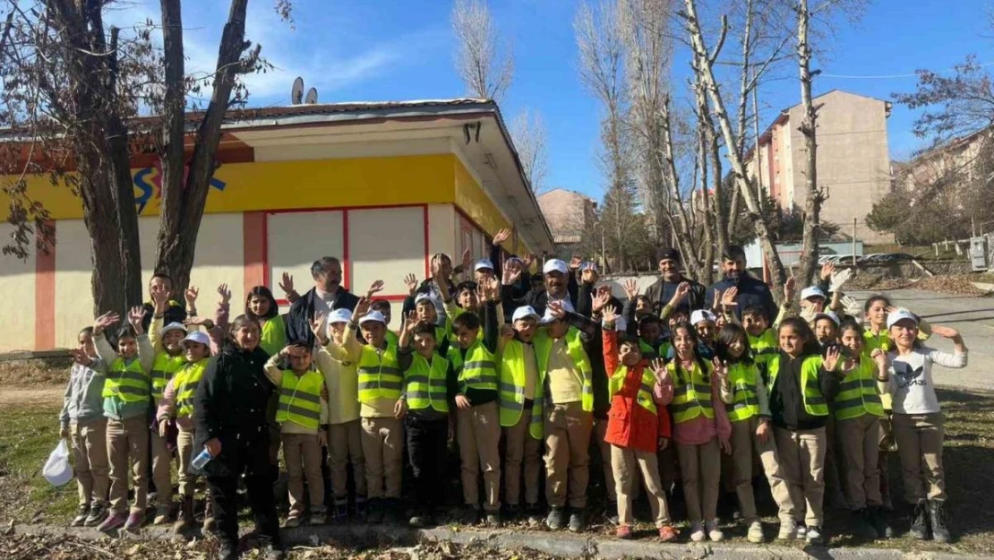 Hakkari'de çevre temizliği kampanyası başlatıldı