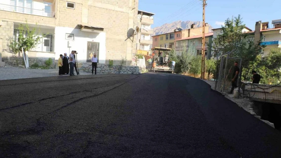 Hakkari'de eskiciler semti asfalta kavuştu