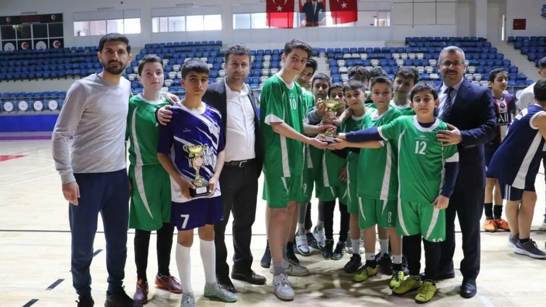 Hakkari'de futsal müsabakaları sona erdi