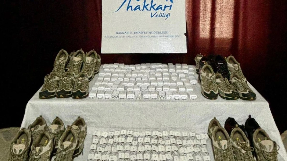 Hakkari'de kaçak 13 kilo altın ve 17 kilo uyuşturucu ele geçirildi