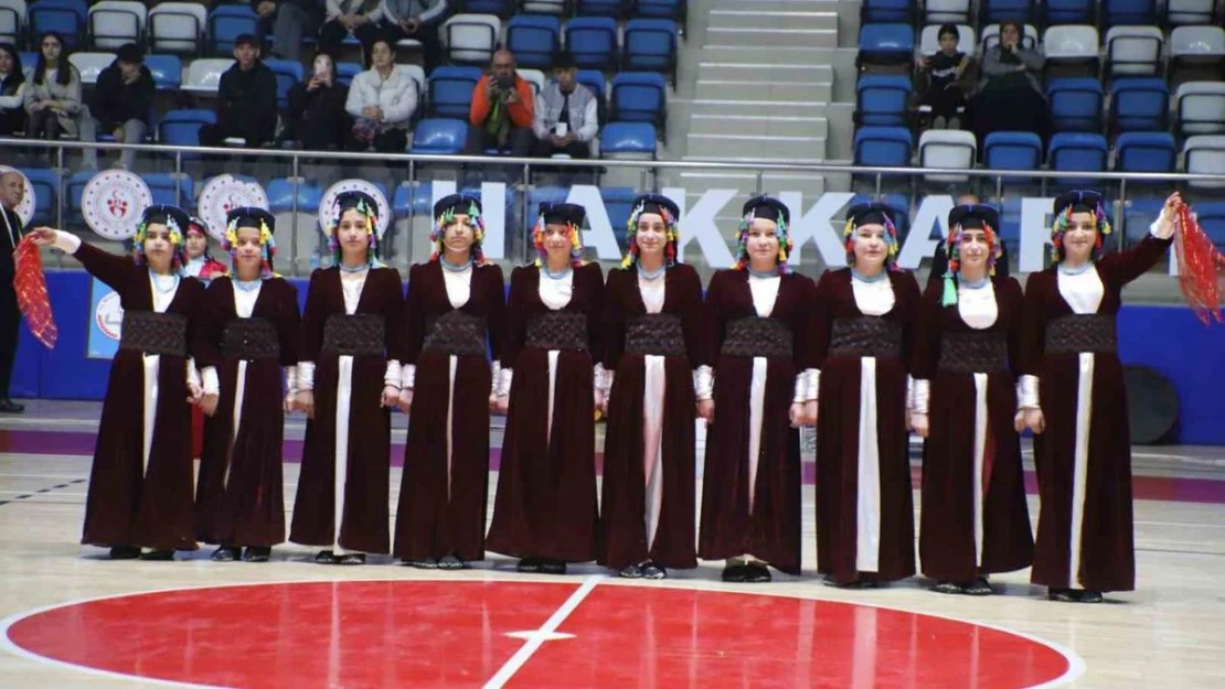 Hakkari'de okullar arası oyunları yarışması sonuçlandı