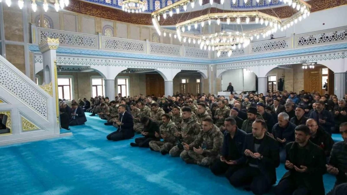 Hakkari'de şehitler için mevlit okutuldu