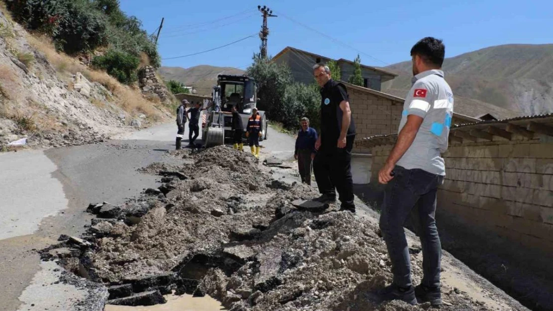 Hakkari'deki su arıza işçilerinin zorlu mesaisi