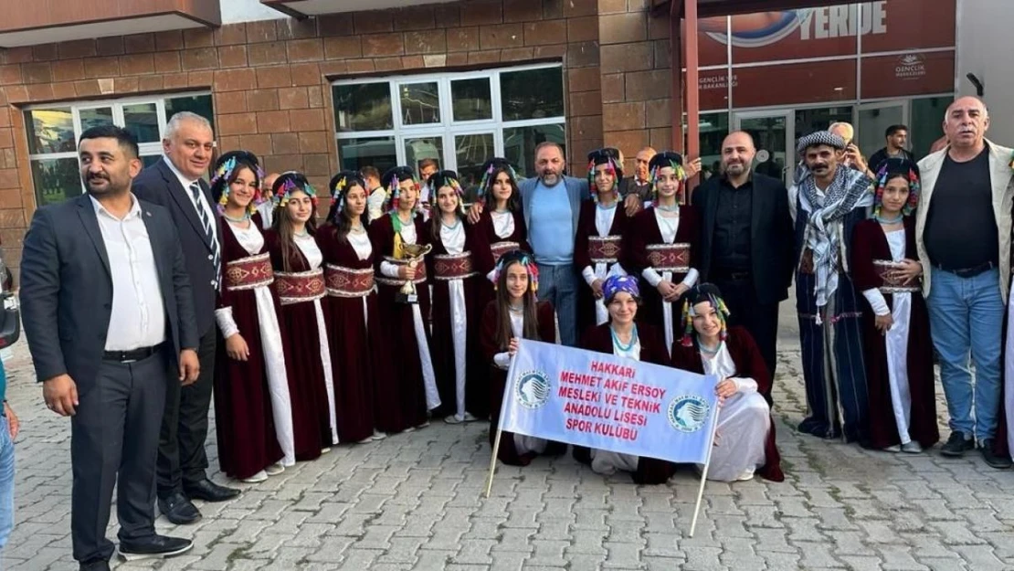 Hakkari halk oyunları ekipleri 2 dalda bölge birincisi oldu