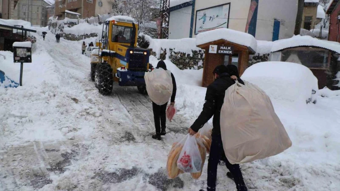 Hakkari kara gömüldü