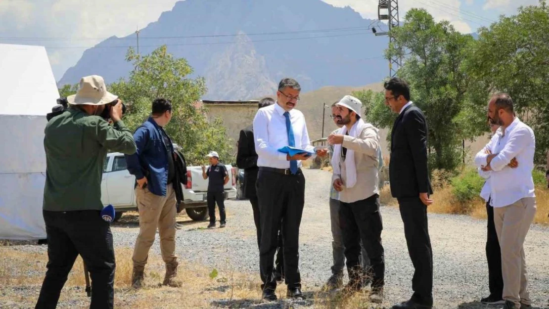 Hakkari Mir Çölemerik Kalesi'nde kazı çalışmaları başladı