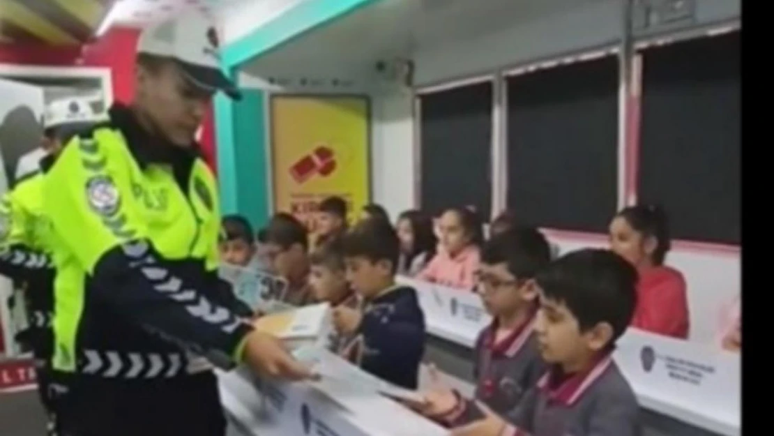 Hakkari polisi 784 öğrenciye eğitim verdi