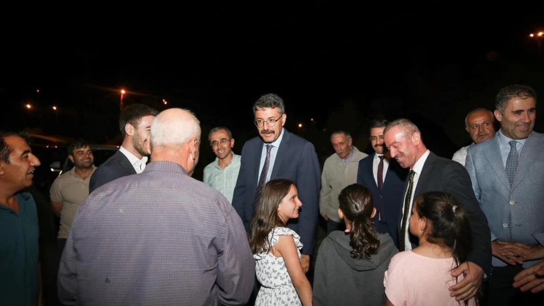 Hakkari Valisi Ali Çelik 'Gece mesaisinde'