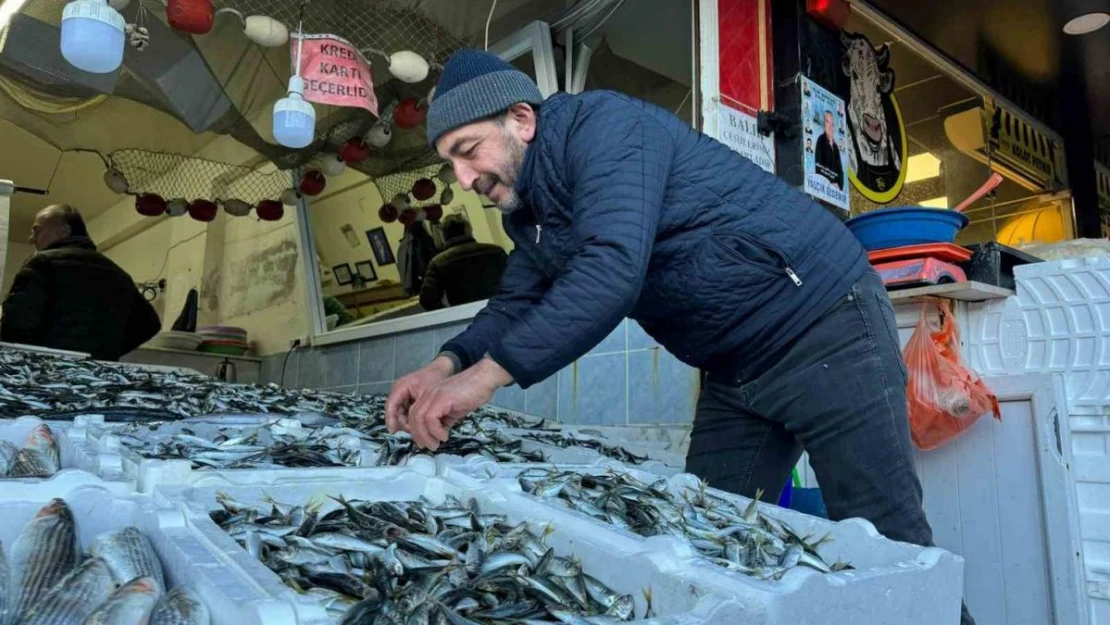 Hamsi tezgahtaki krallığını istavrite kaptırdı