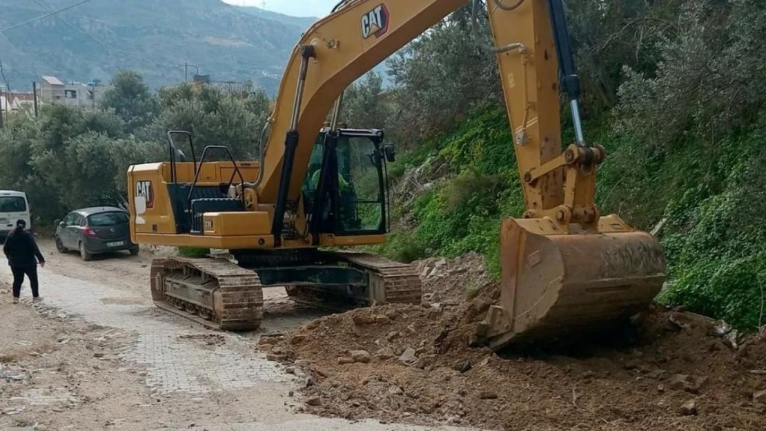 Hatay Büyükşehir Belediyesi, altyapısı tamamlanan yolları yeniliyor