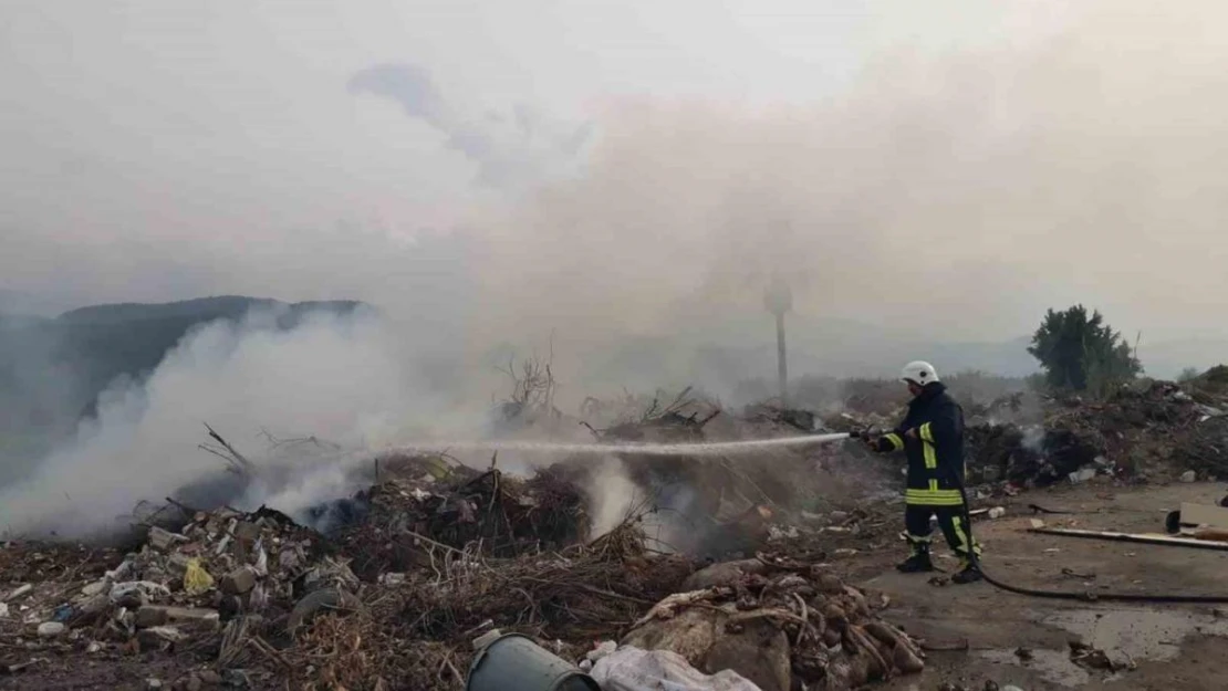 Hatay'da çöplük alanda yangın çıktı