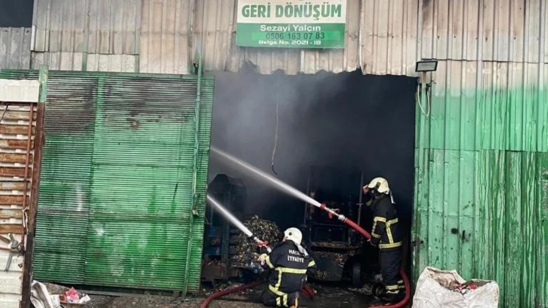 Hatay'da geri dönüşüm fabrikasında yangın çıktı