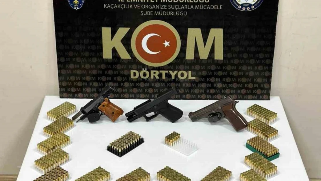 Hatay'da kaçakçılıkla mücadele: Ruhsatsız silah ve fişek ele geçirildi