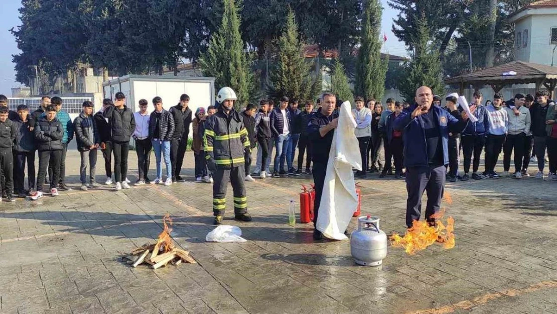 Hatay'da öğrencilere yangın eğitimi verildi