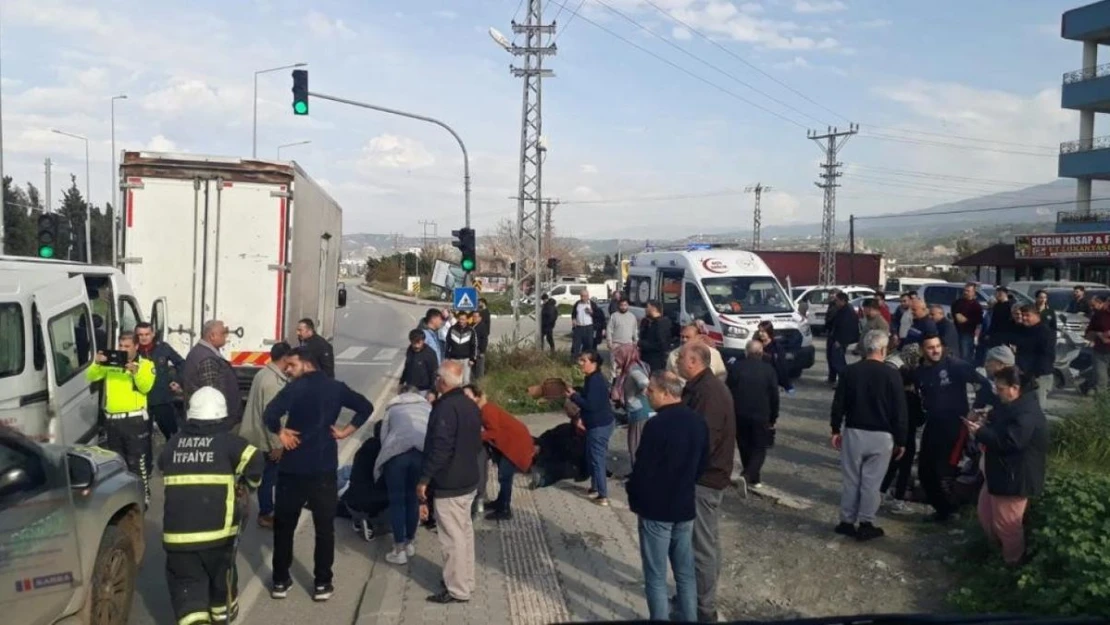 Hatay'da trafik kazası:3 kişi yaralı