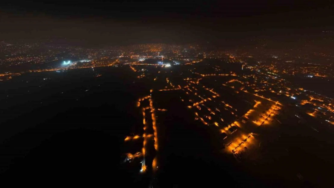 Hatay'ın deprem nedeniyle karanlığa gömülen bölgeleri dronla görüntülendi