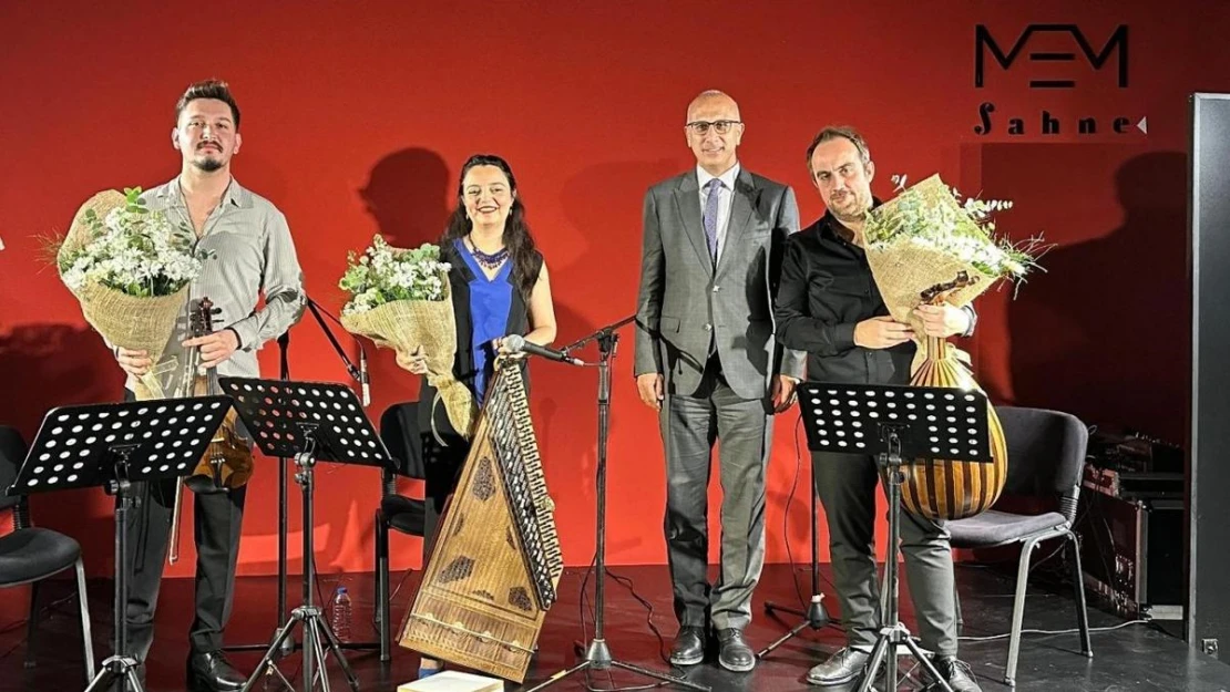 Her-Dem Trio 'Cumhuriyetin Müziği' ile hayran bıraktı