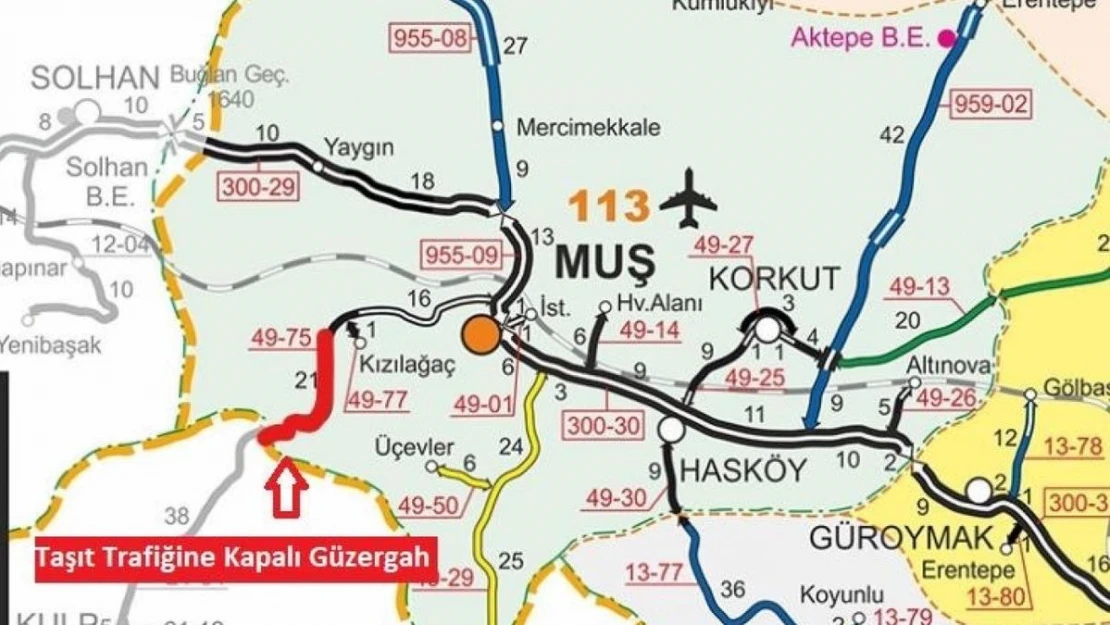 Heyelan meydana gelen yol kısa sürede trafiğe açıldı