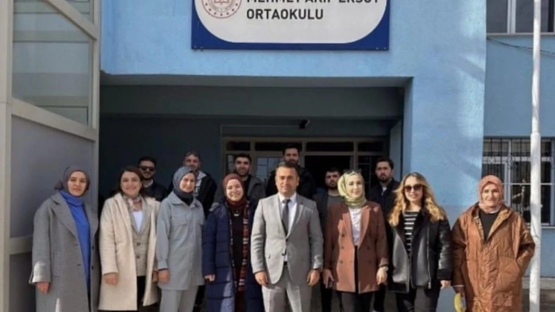 Hınıs Mehmet Akif Ersoy Ortaokulu açık hava eğitimi projesi ile Avrupa'da