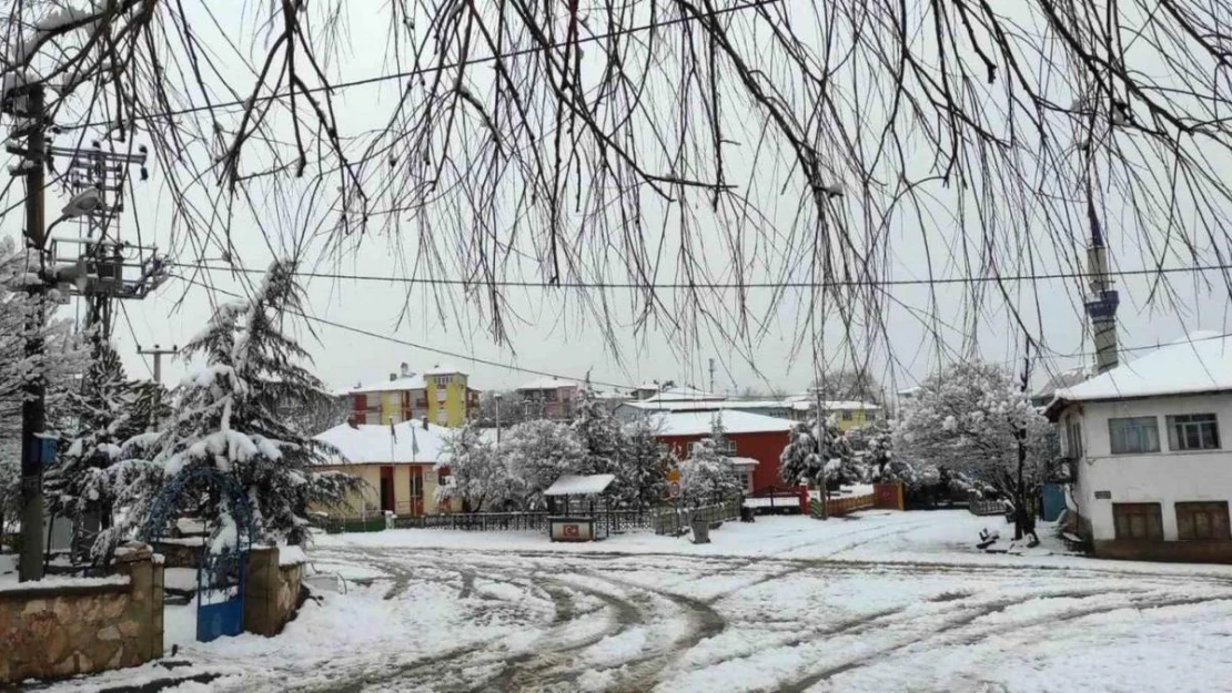 Hisarcık'ta kar yok, Karbasan köyünde kar kalınlığı 15 santimetre