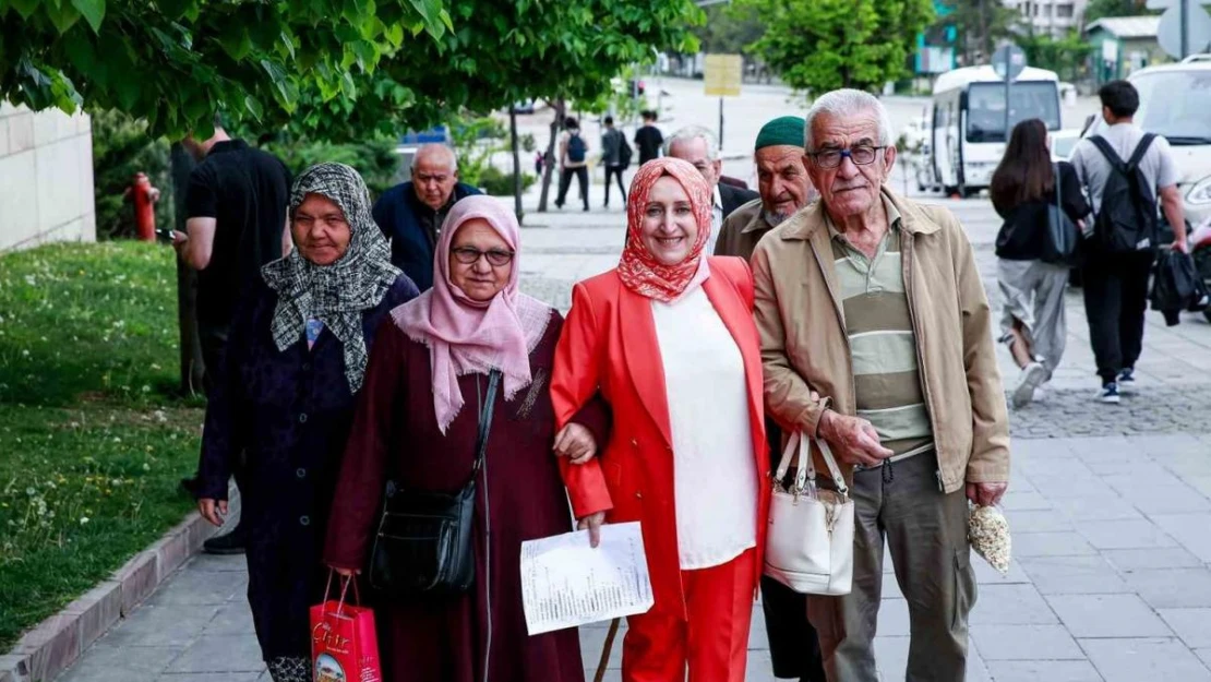 Huzurevi sakinleri sinema keyfi yaşadı