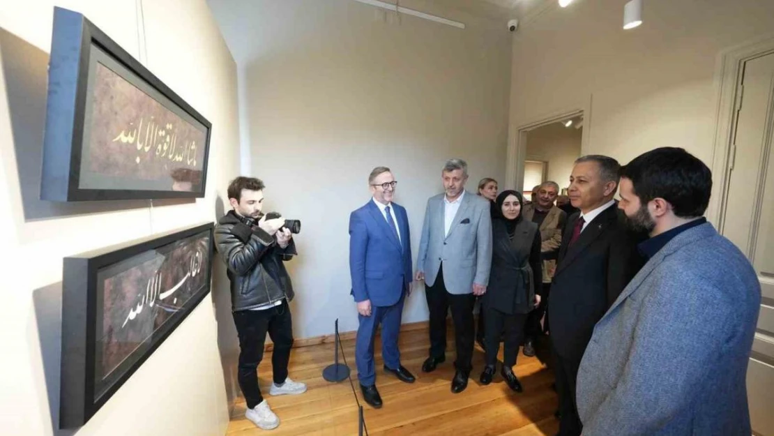 İçişleri Bakanı Ali Yerlikaya, Eyüpsultan'da hat sergisi açılışına katıldı