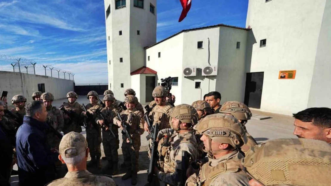 İçişleri Bakanı Yerlikaya'dan Mardin'deki jandarma üs bölgesine ziyaret