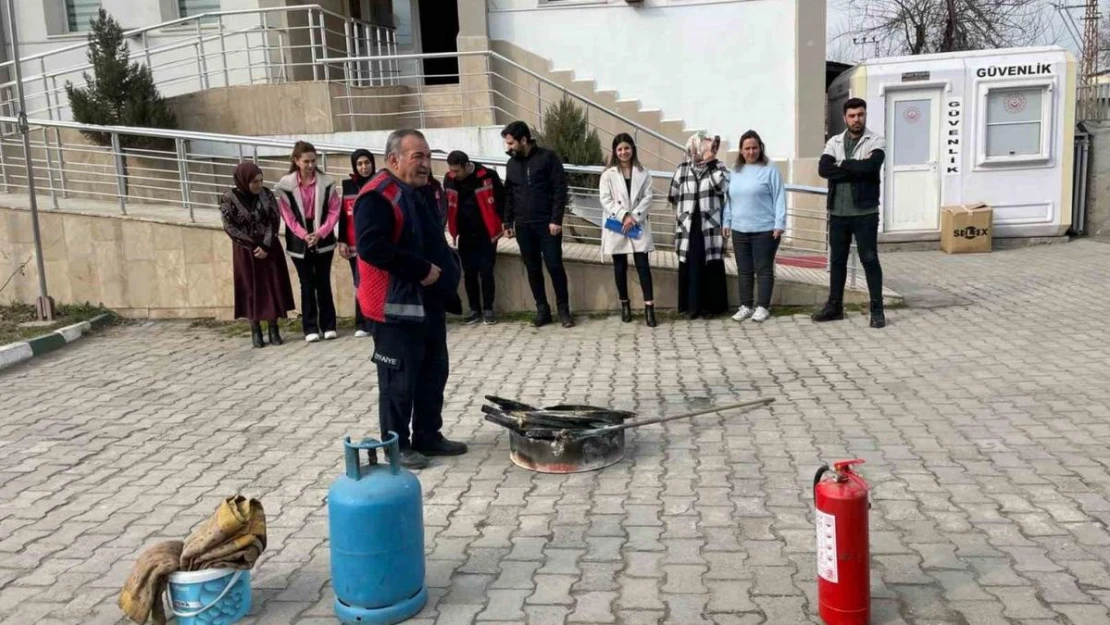 Iğdır Belediyesi yangın söndürme eğitimleri devam ediyor