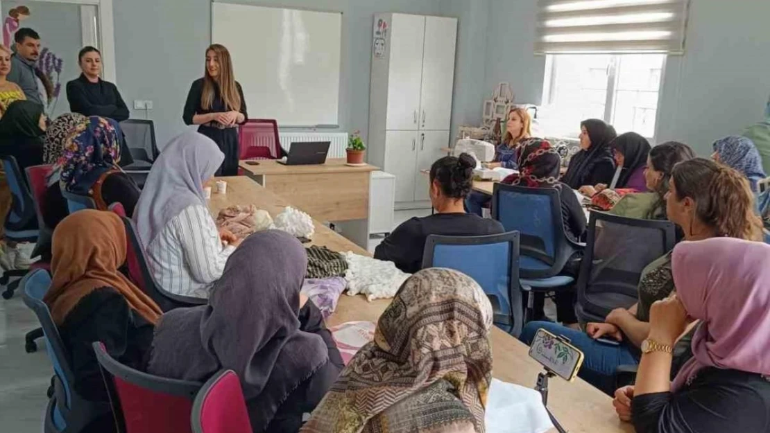 Iğdır'da Sağlıklı Yaşam' ve 'Aile İçi İletişim' konulu sunum