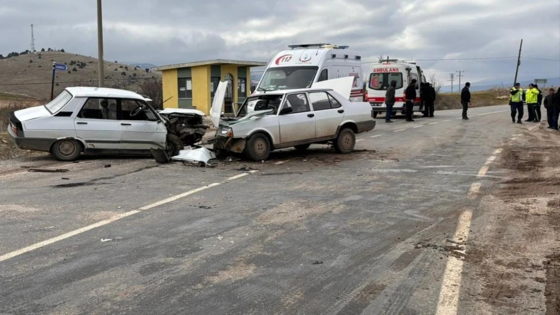 İki farklı trafik kazasında 10 kişi yaralandı