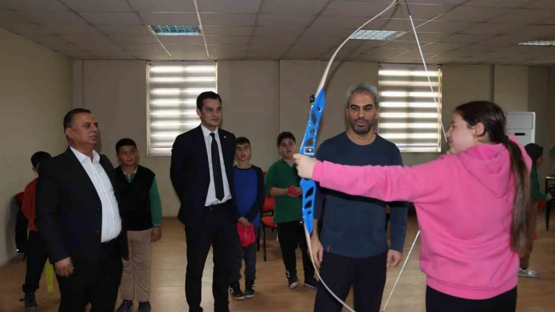 İlk kez açılan ata sporu kursu yoğun ilgi gördü