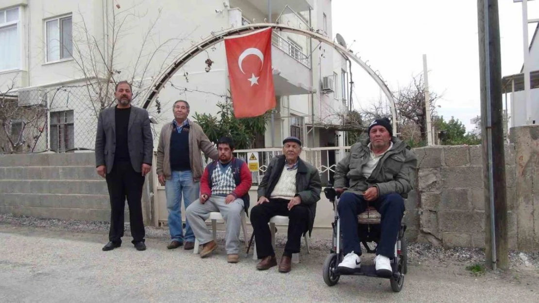 İlk Türk astronot Alper Gezeravcı'yı akrabaları merak ve sevinçle bekliyor