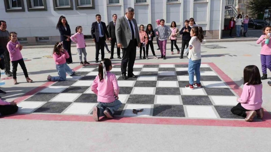 İlkler Hoca Ahmet Yesevi İlkokulu'nda kapalı oyun alanı açılışı yapıldı