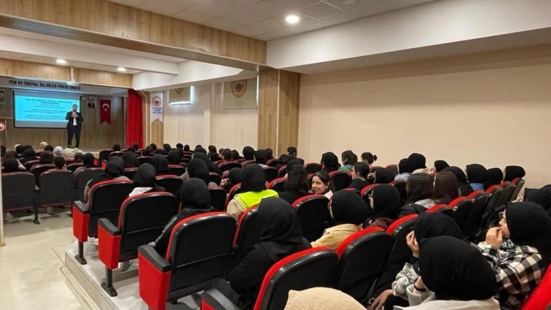 İmam Hatip Lisesi öğrencilerine Hz. Muhammed'in mirası anlatıldı