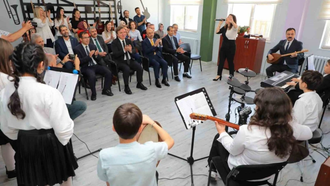 İMKB Müşir Zeki Paşa Ortaokulunda müzik sınıfı açıldı