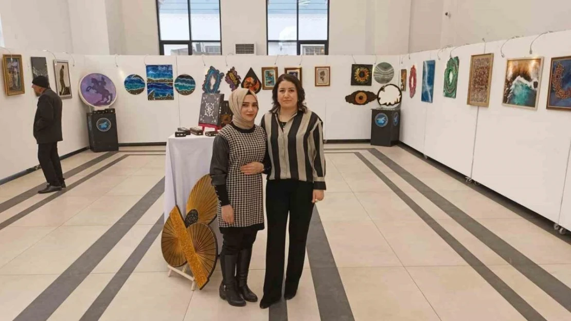 İpekyolu Belediyesi'nden karma sanat sergisi