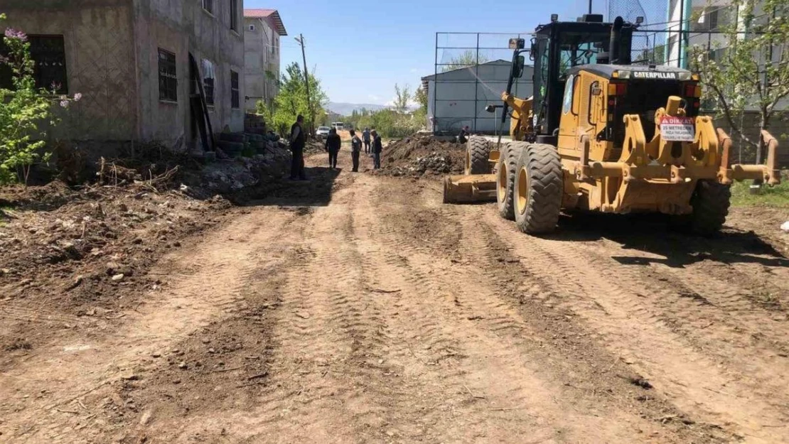 İpekyolu'nda yeni yol çalışmaları devam ediyor