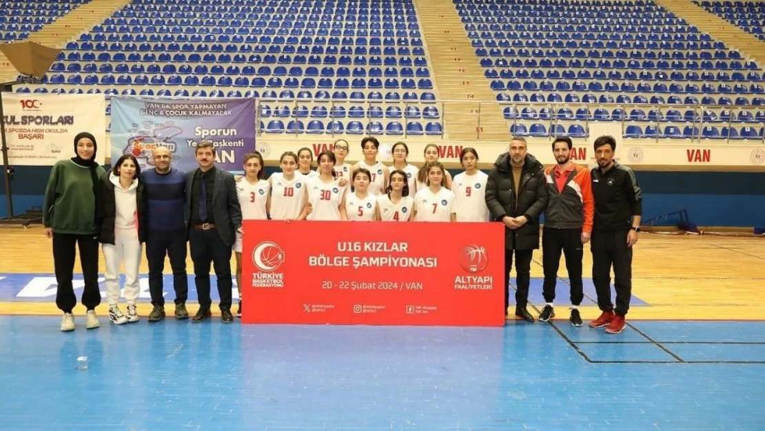 İpekyolu'nun kız basketbol takımlarından büyük başarı