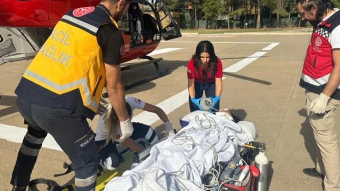 Irak'ta trafik kazası geçiren kadın, ambulans helikopterle Van'a sevk edildi