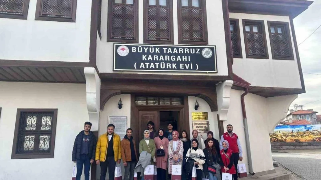 Iraklı gençler, Büyük Taarruz'da önemli bir yere sahip olan Şuhut ilçesini gezdi