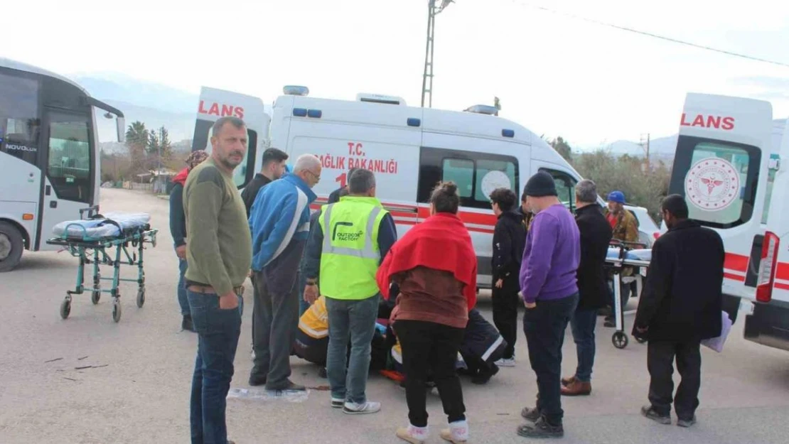 İskenderun'da otomobil motosiklete çarptı: 1 yaralı