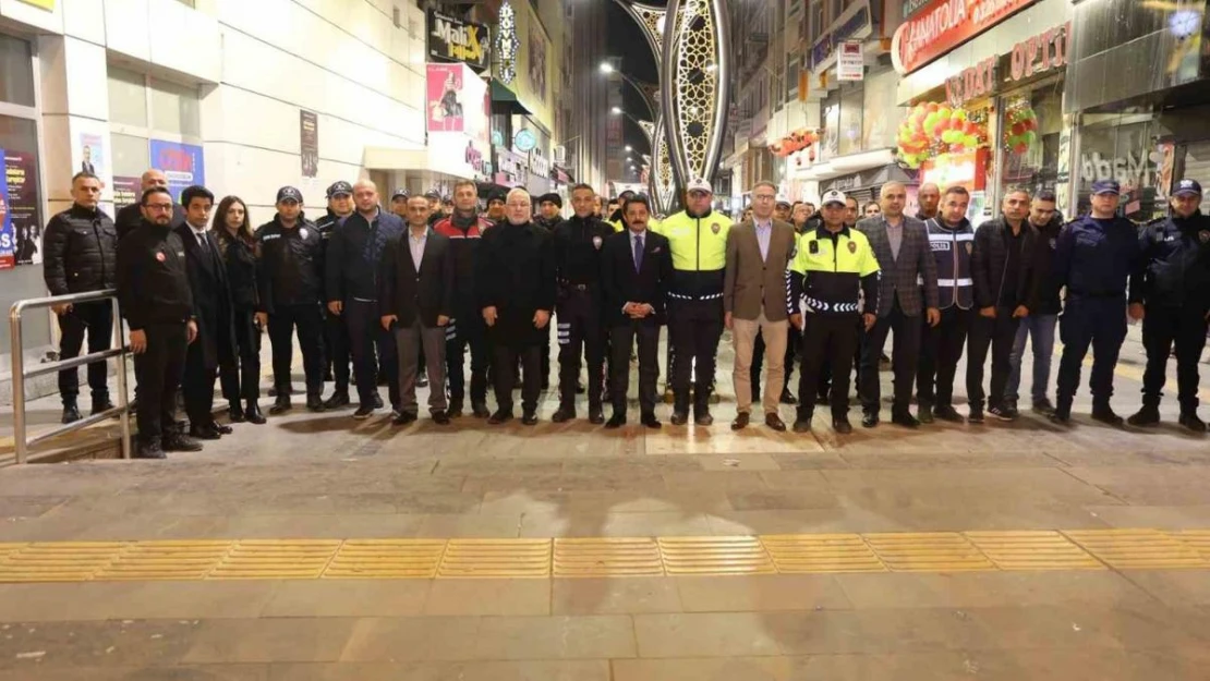 İskenderun'da polisler yeni yıla iş başında girdi