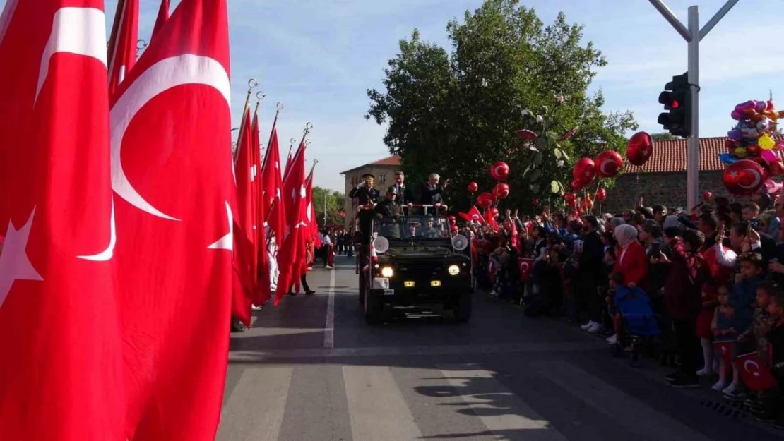 Isparta'da Cumhuriyetin 100'üncü yılı coşkuyla kutlandı